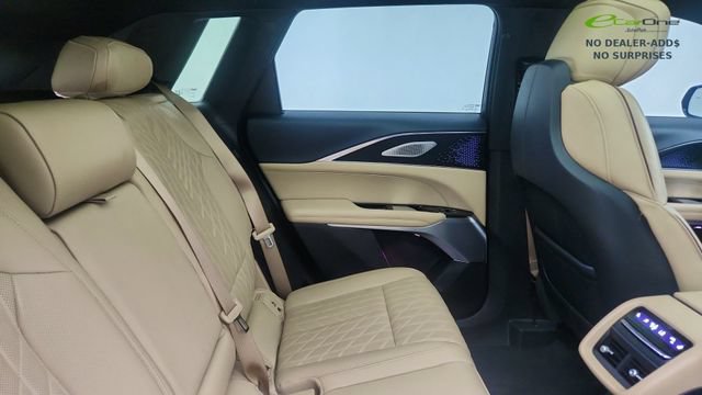 Used 2024 Cadillac Lyriq Luxury w/ Nappa Leather Package RWD image 27