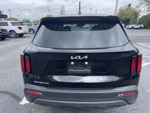 Used 2023 Kia Sorento LX image 5