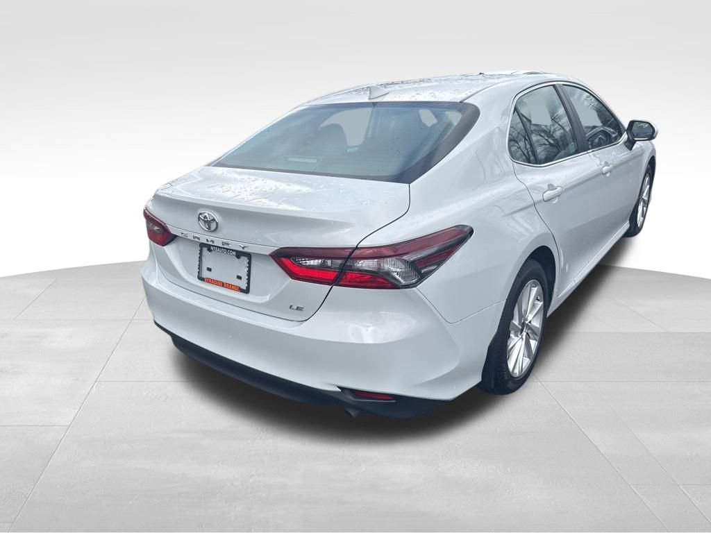 Used 2023 Toyota Camry LE image 5