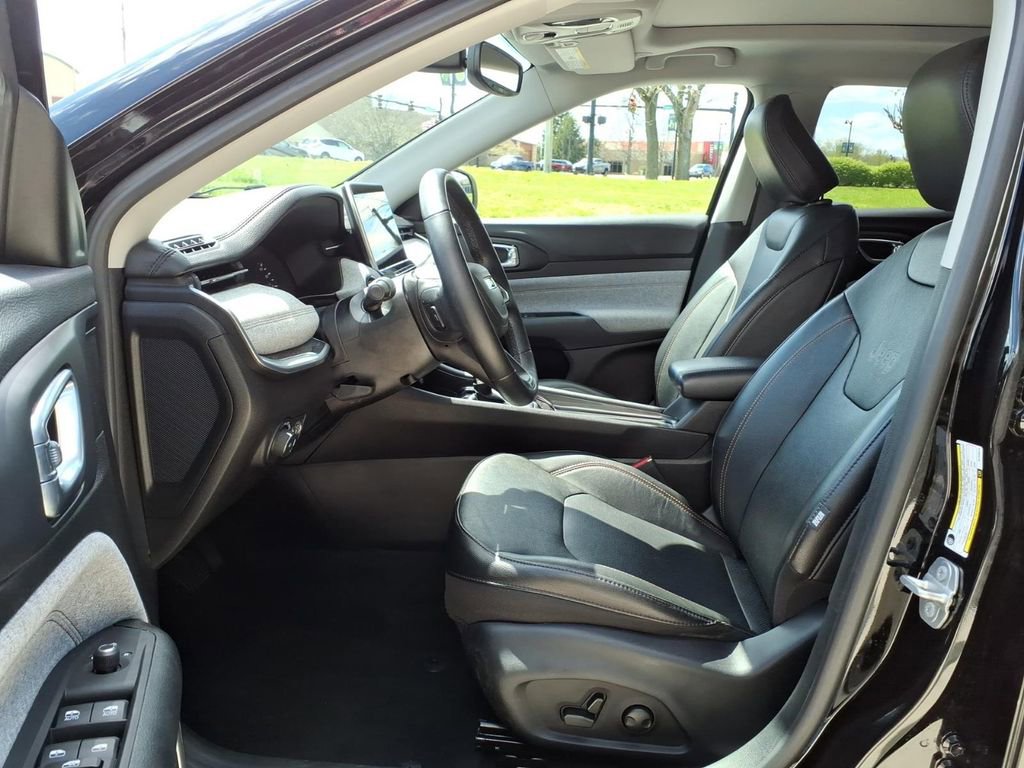 Used 2022 Jeep Compass Latitude w/ Sun and Sound Group image 13