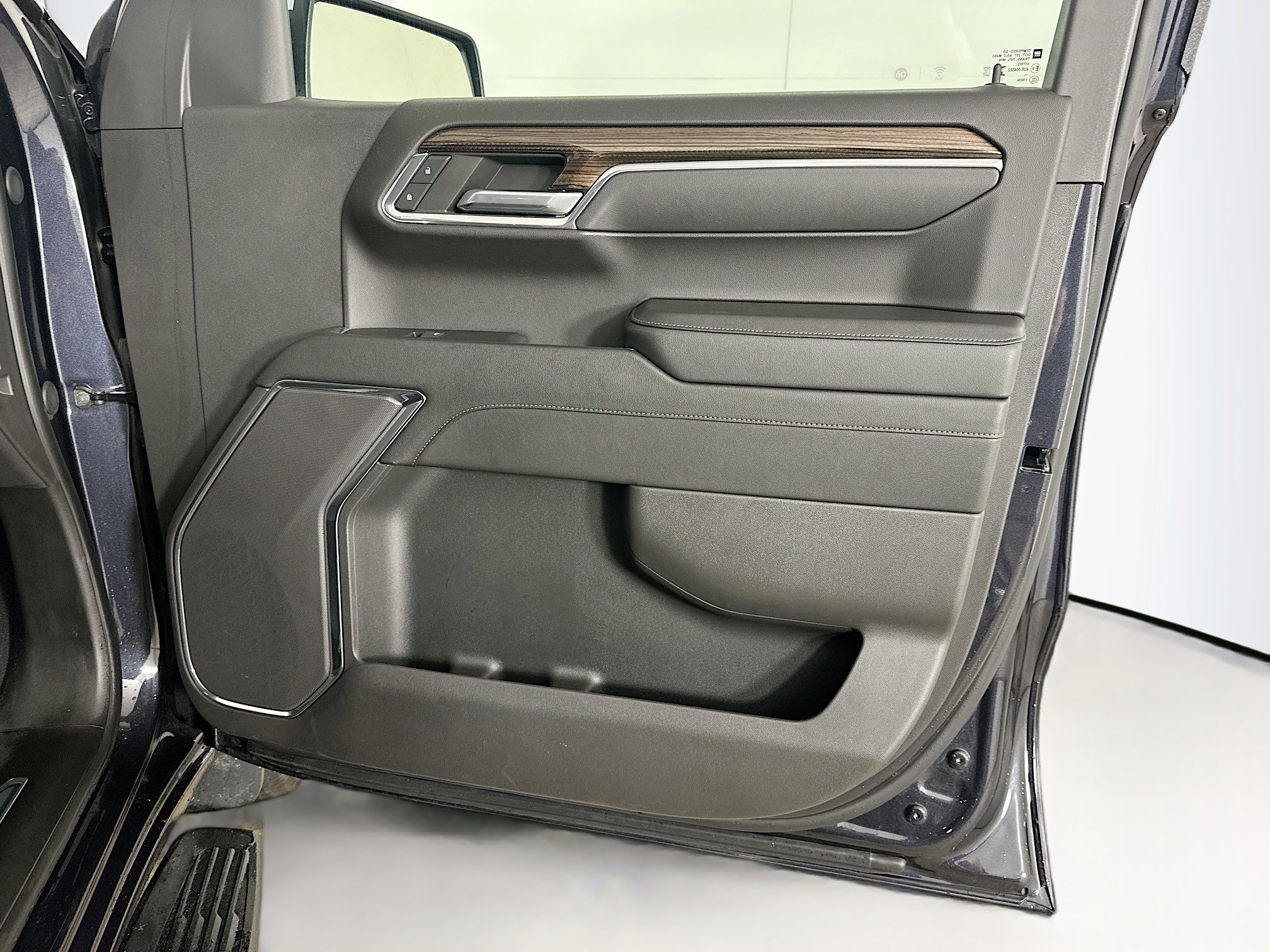 Used 2024 Chevrolet Silverado 1500 LT image 31