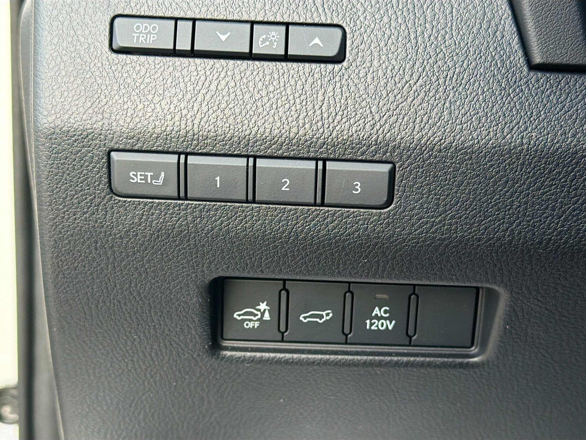 Used 2024 Lexus GX 550 w/ Accessory Package (2T) AWD/4WD image 36