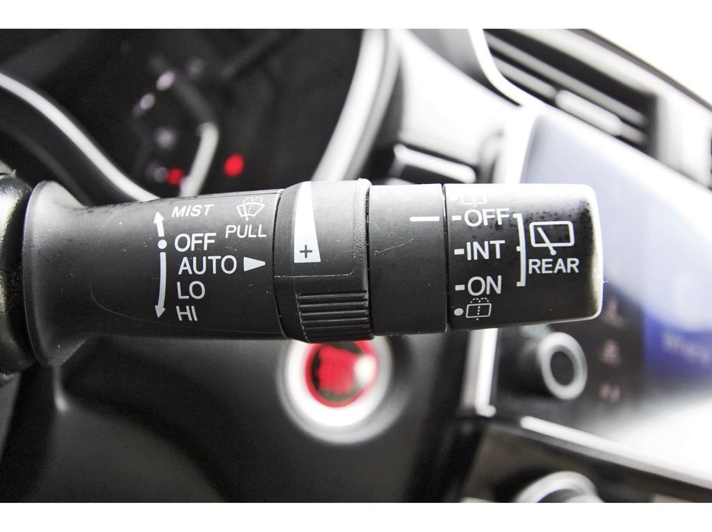 Used 2018 Honda CR-V Touring image 19