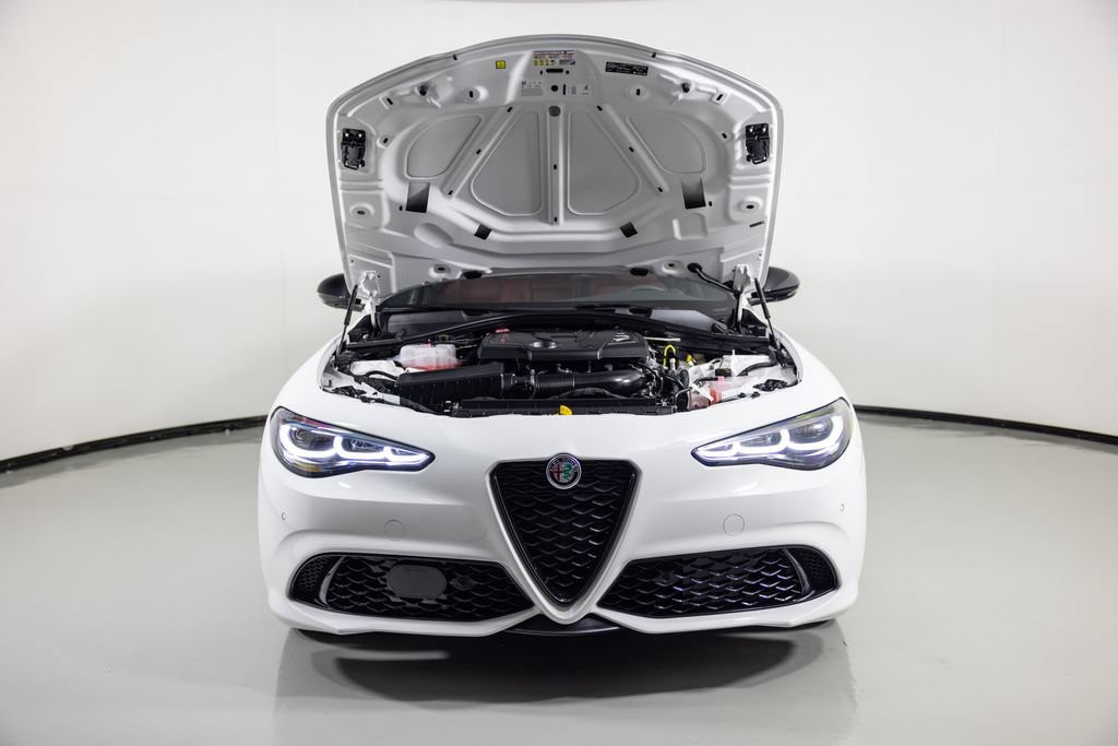 New 2026 Alfa Romeo Giulia AWD image 6