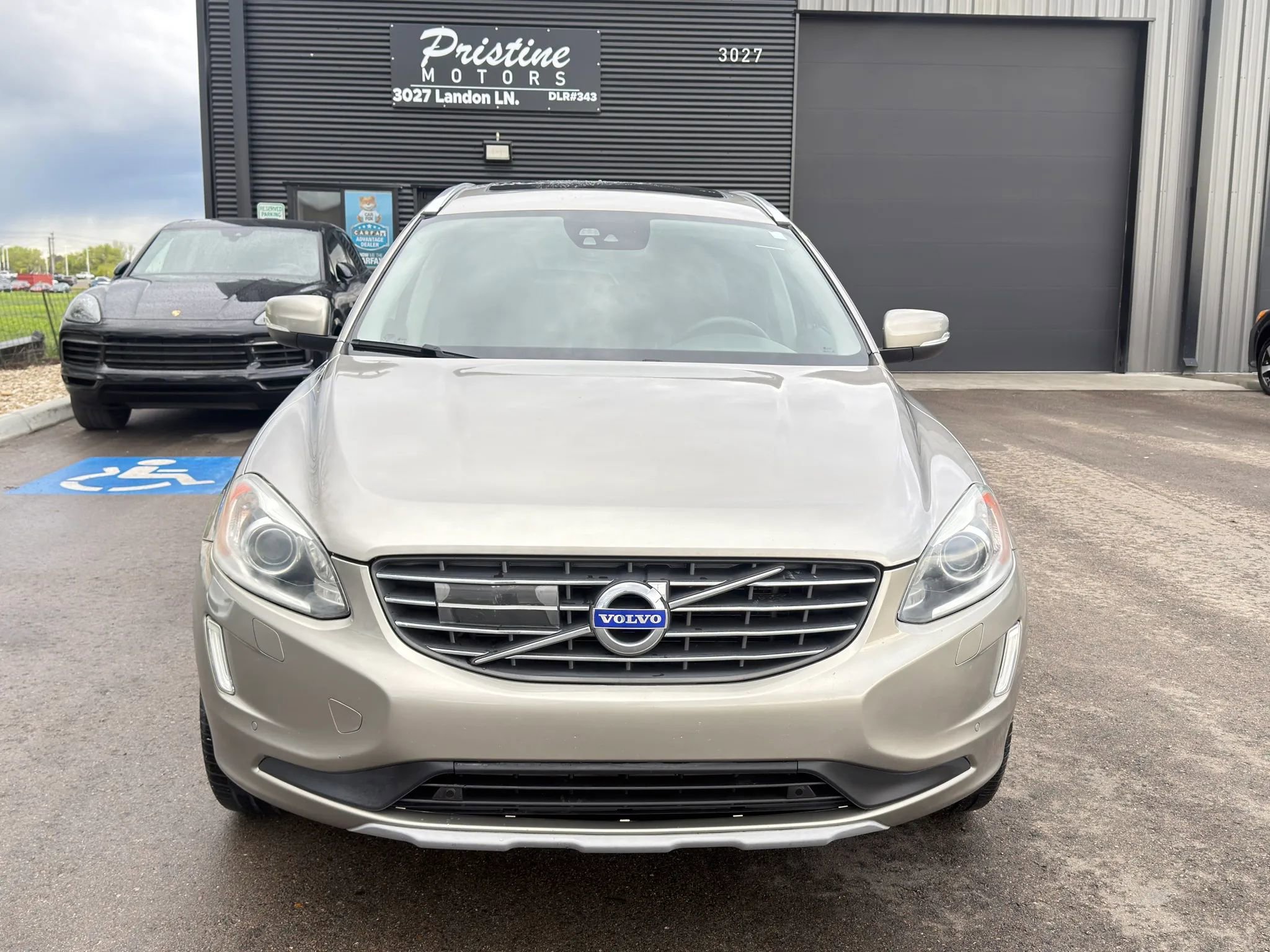 Used 2016 Volvo XC60 T6 Platinum AWD/4WD image 3