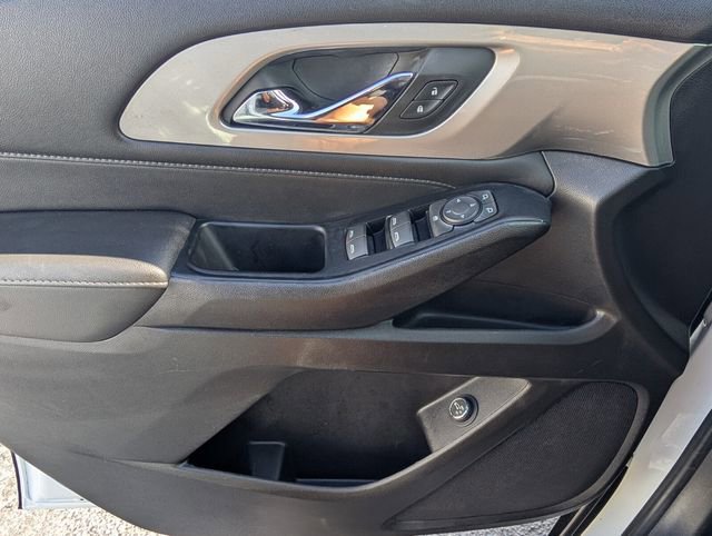 Used 2023 Chevrolet Traverse LT image 36