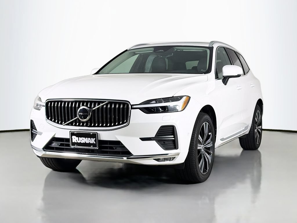 Used 2023 Volvo XC60 B5 Plus AWD/4WD image 3