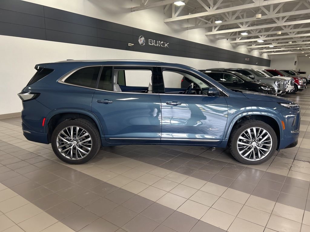 Used 2025 Buick Enclave Avenir w/ Super Cruise Package image 6