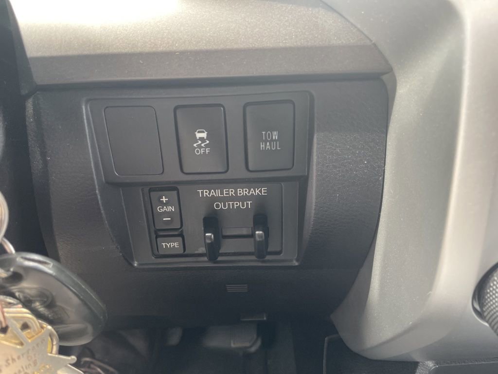 Used 2016 Toyota Tundra SR5 w/ TRD Off Road Package image 20