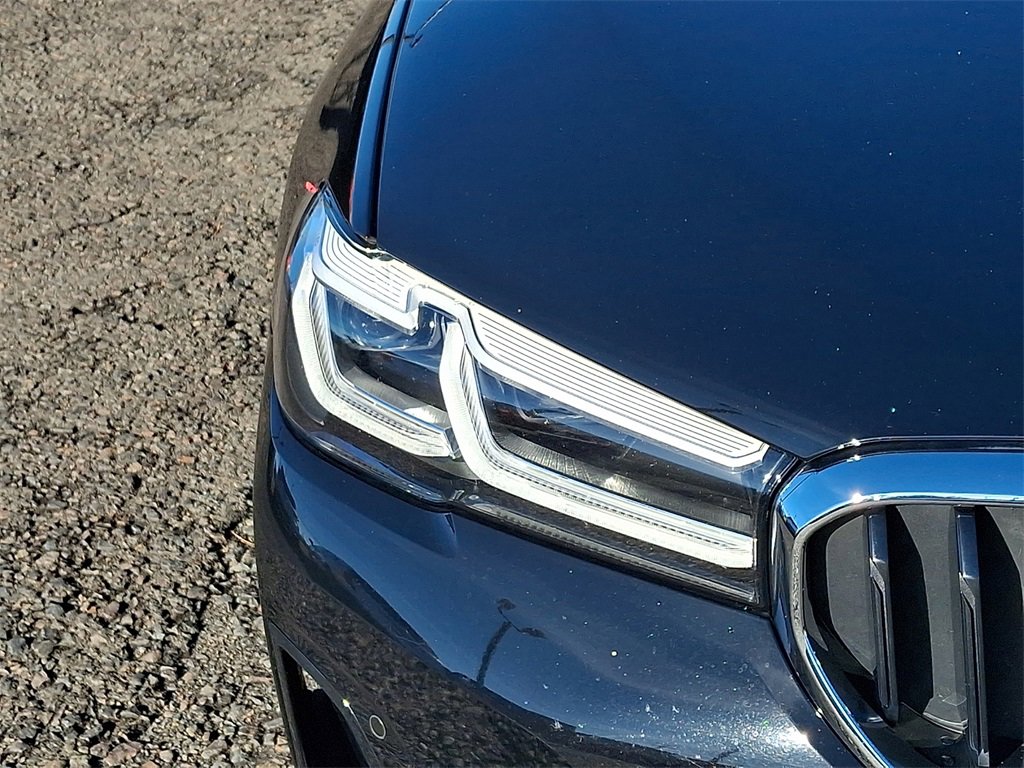 Used 2023 BMW 530e xDrive image 9