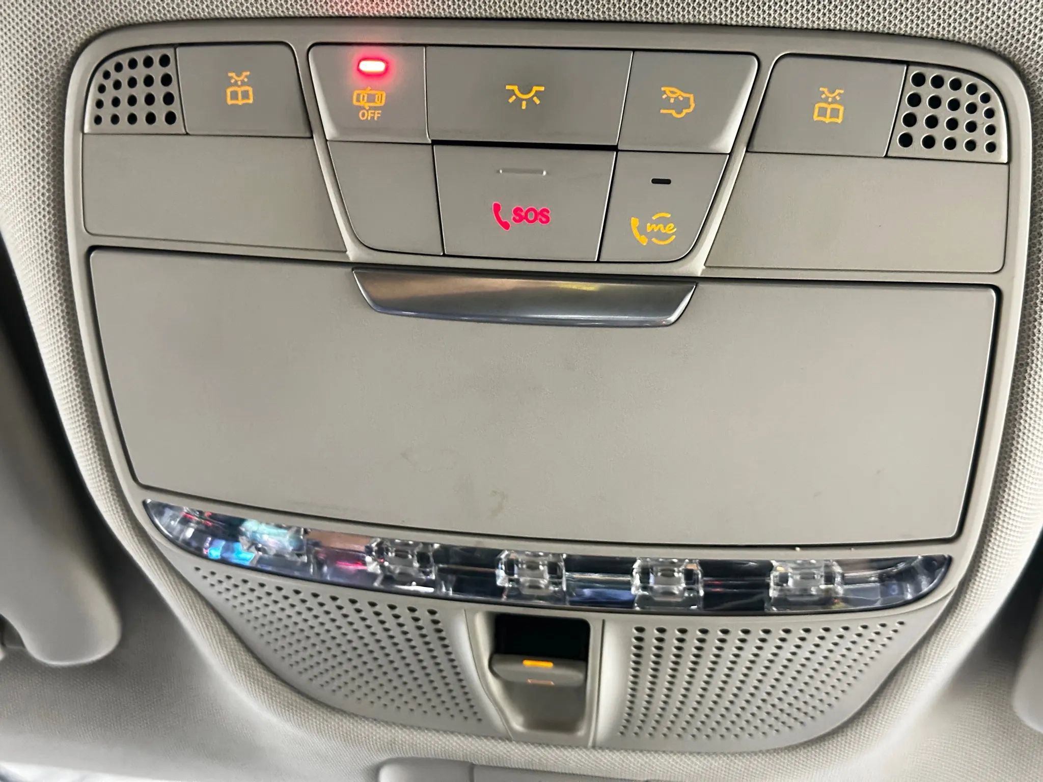 Used 2019 Mercedes-Benz C 300 Sedan w/ Parking Assistance Package image 46