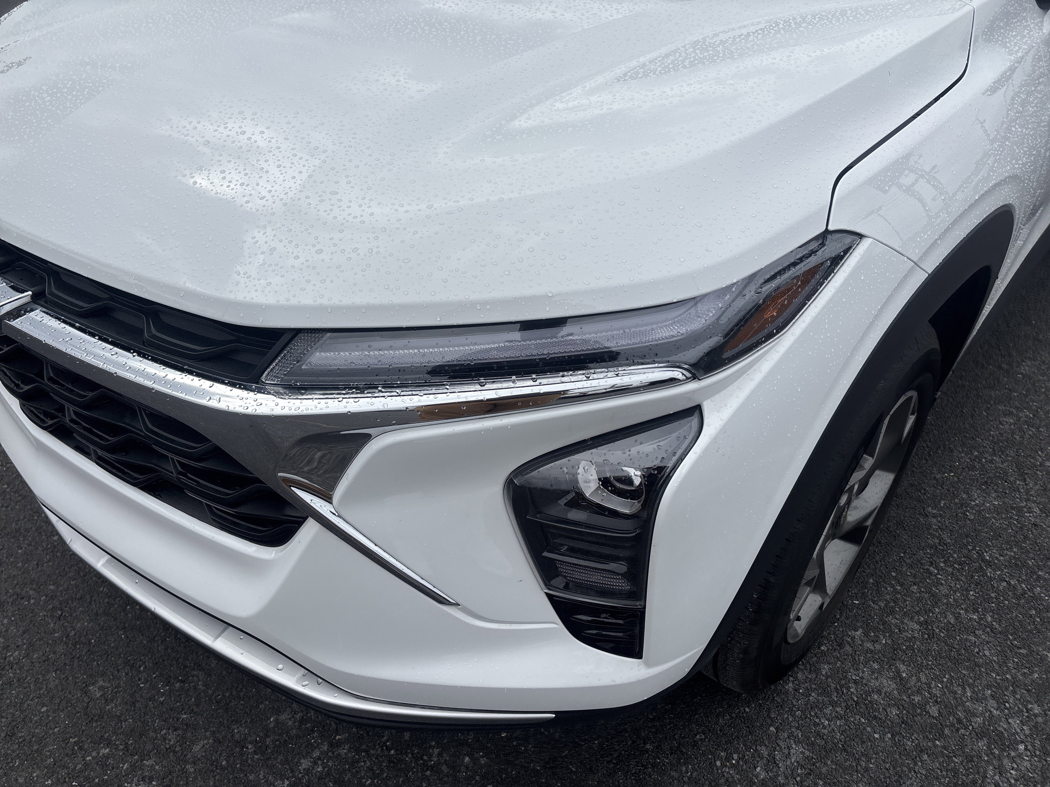 Used 2025 Chevrolet Trax LT w/ Driver Confidence Package image 10