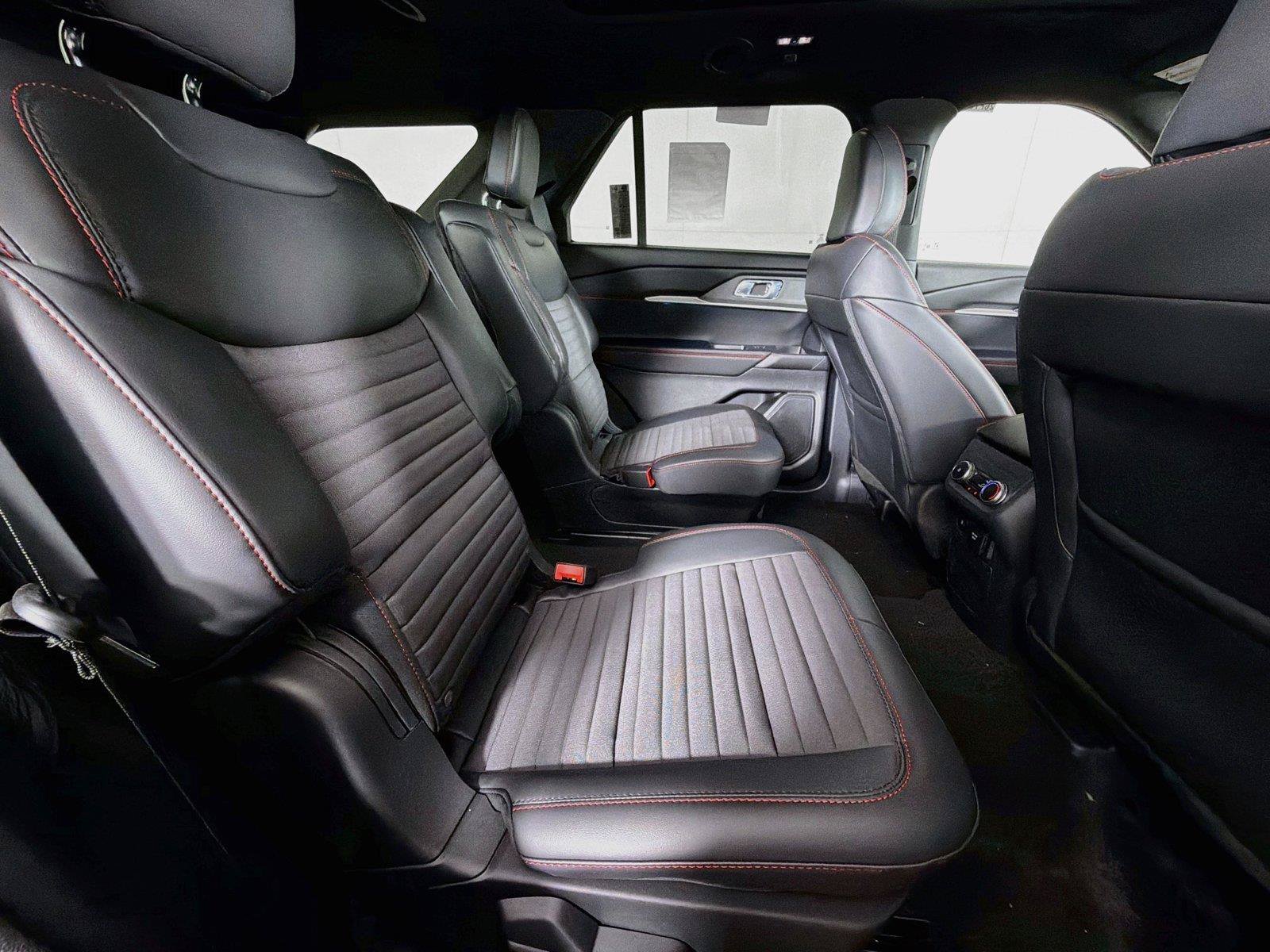 New 2026 Ford Explorer ST-Line w/ ST-Line Street Pack AWD/4WD image 30