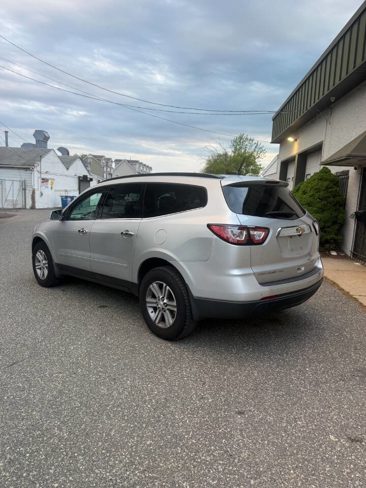 Used 2017 Chevrolet Traverse LT AWD/4WD image 4