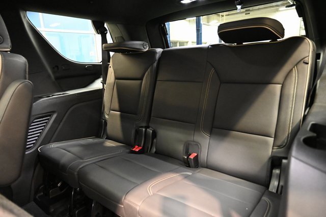 Used 2022 GMC Yukon SLT w/ SLT Premium Package image 12