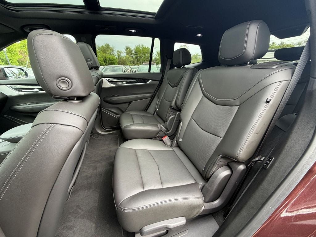 Used 2023 Cadillac XT6 Premium Luxury w/ Technology Package AWD/4WD image 25