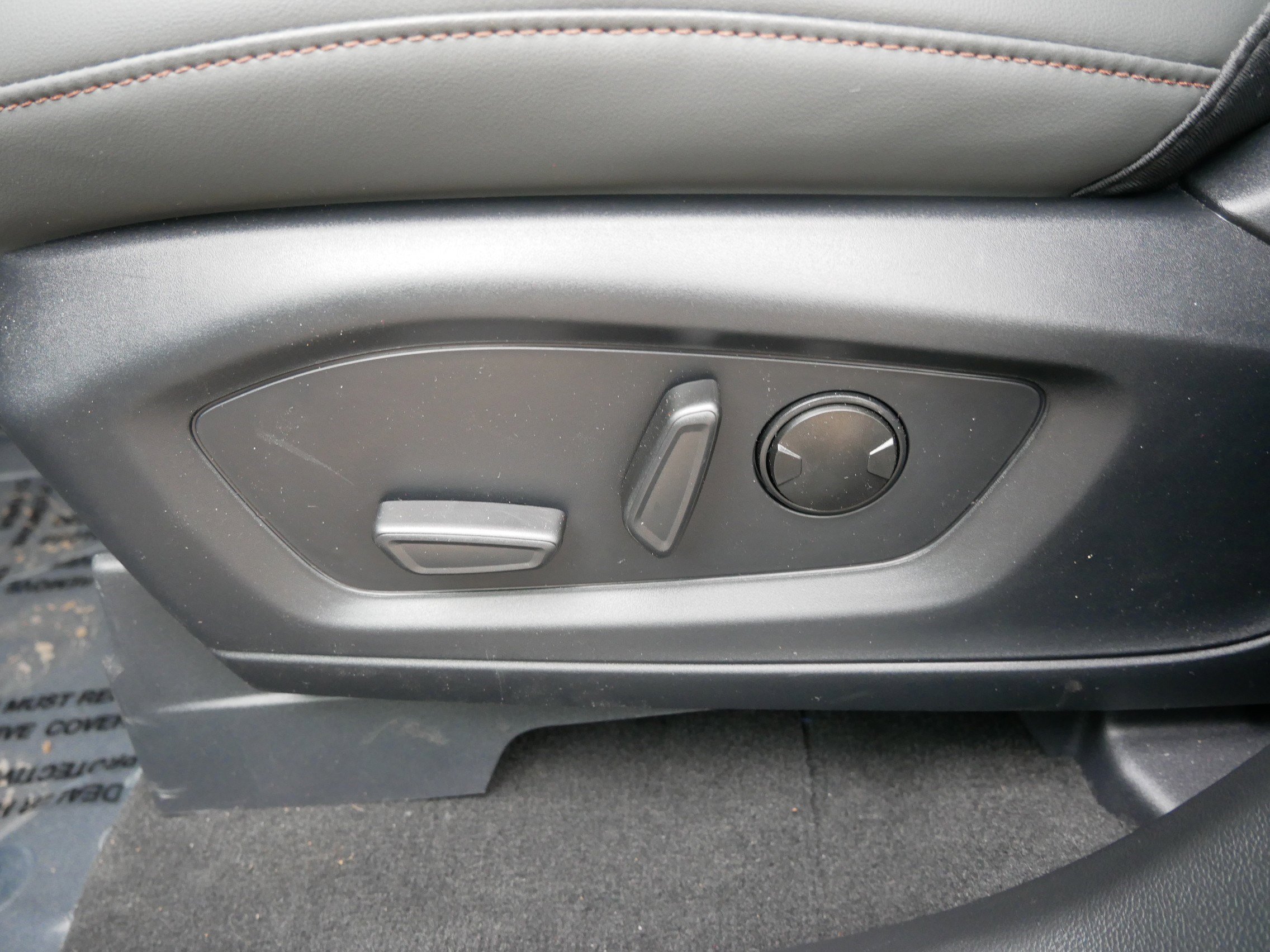 Used 2026 Ford Explorer Active w/ Active Comfort Package AWD/4WD image 19