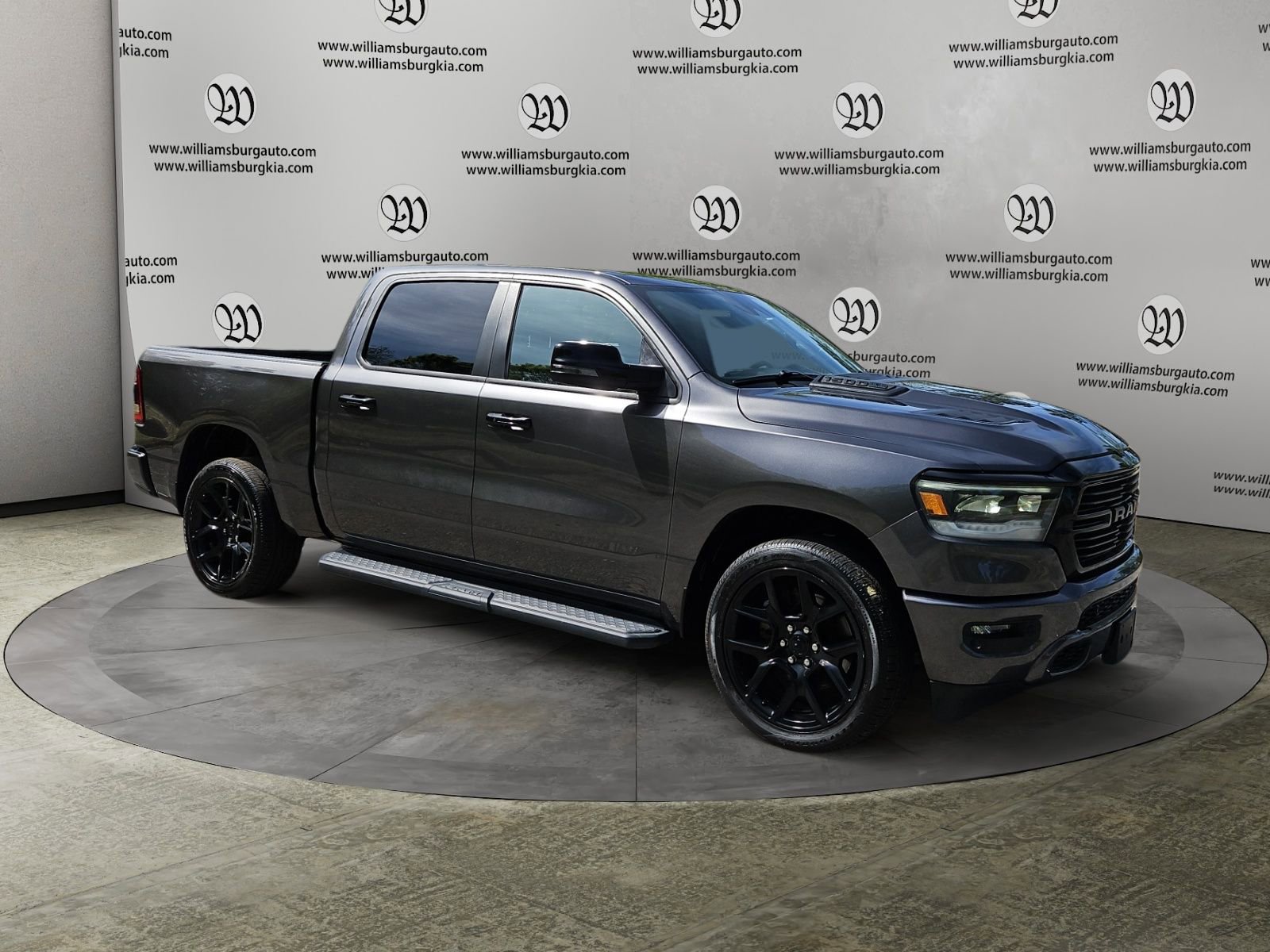 Used 2023 RAM 1500 Laramie AWD/4WD image 7