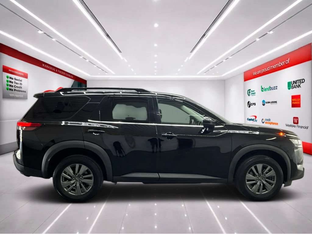 Used 2022 Nissan Pathfinder SV AWD/4WD image 8
