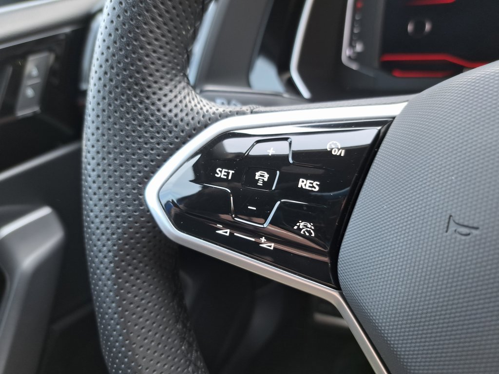 Used 2024 Volkswagen Jetta GLI 40th Anniversary Edition image 24