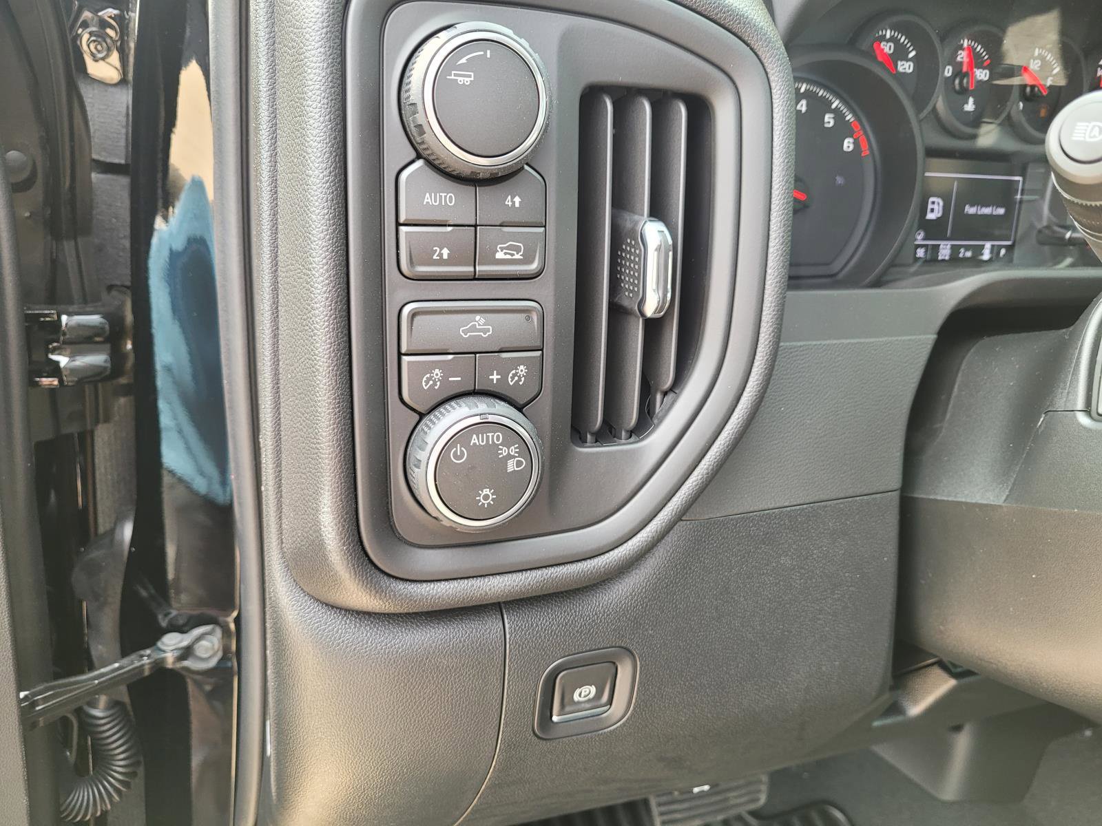 New 2026 Chevrolet Silverado 1500 Custom AWD/4WD image 16