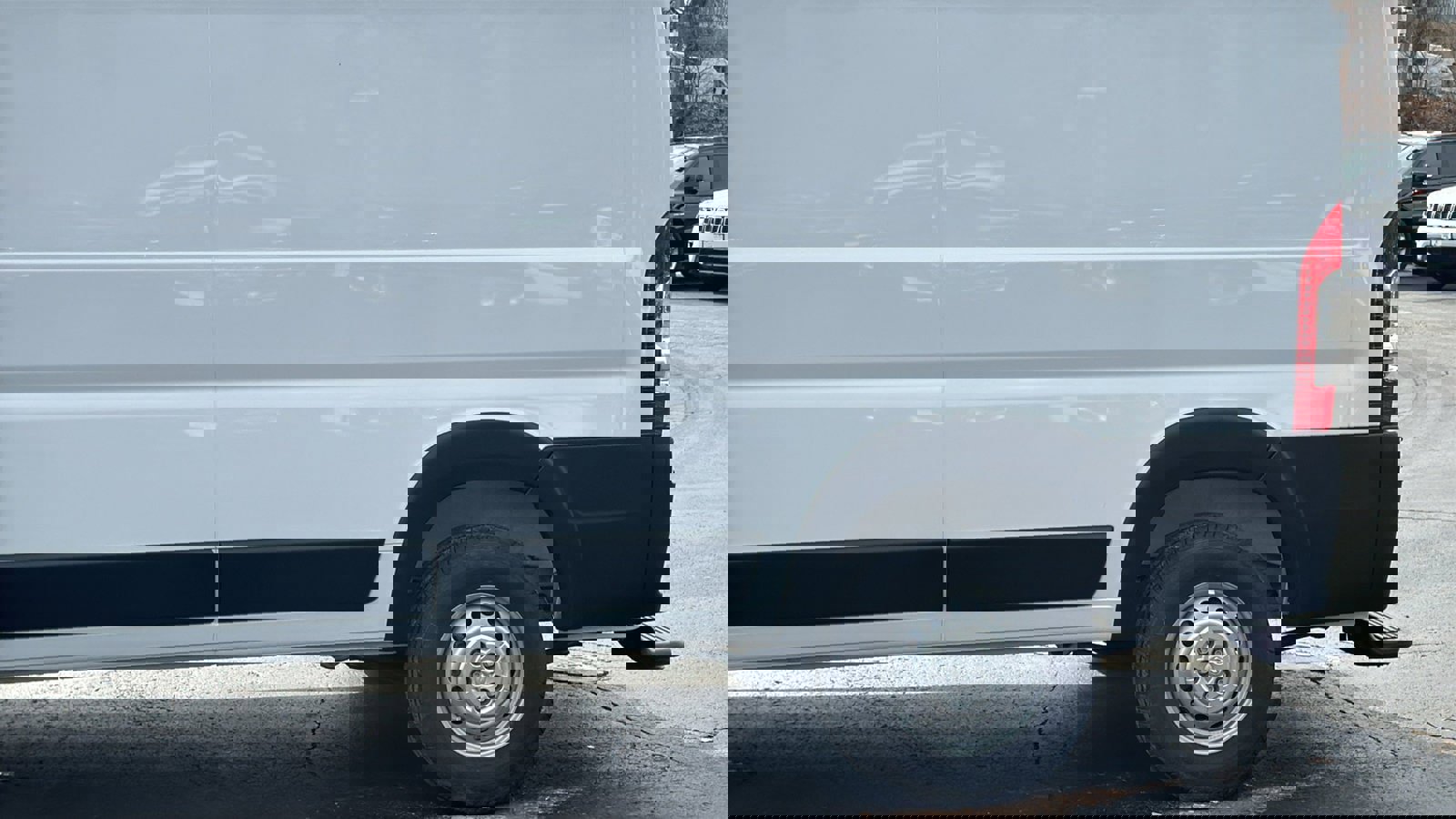 Used 2025 RAM ProMaster 2500 w/ Convenience Group image 12