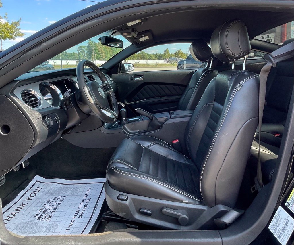 Used 2013 Ford Mustang Premium RWD image 13