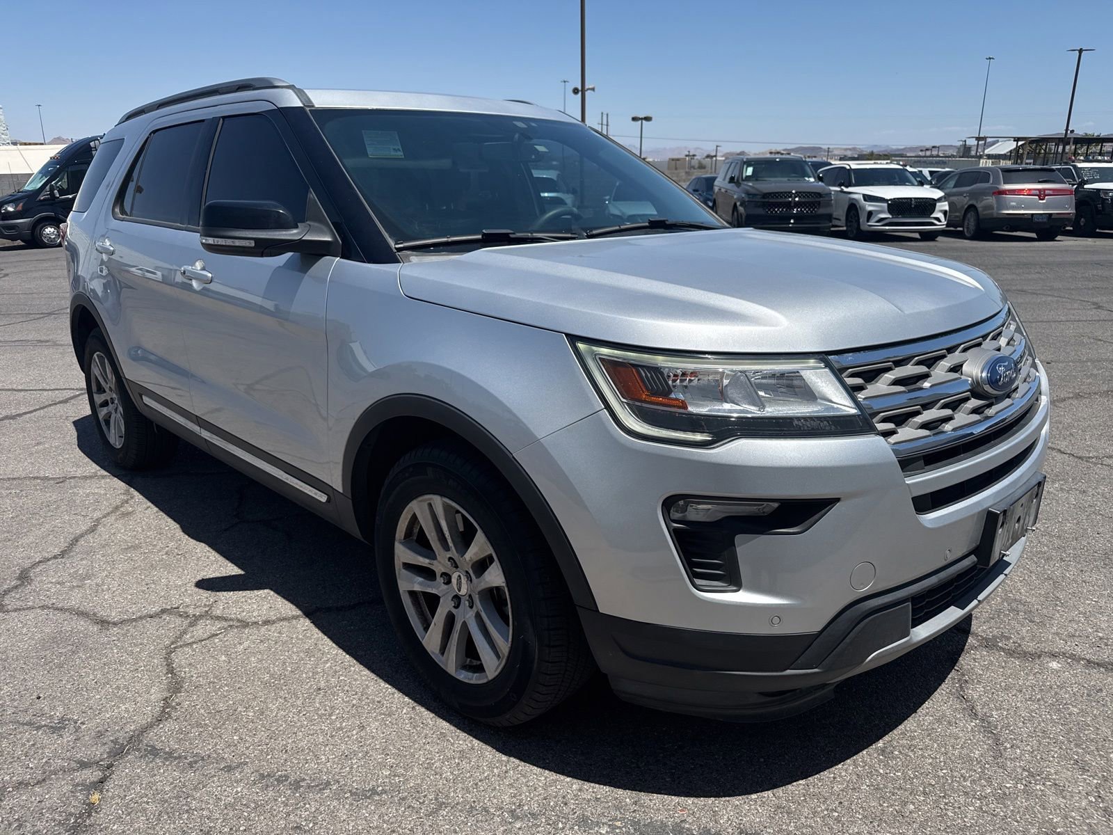 Used 2018 Ford Explorer XLT w/ Equipment Group 202A AWD/4WD image 3