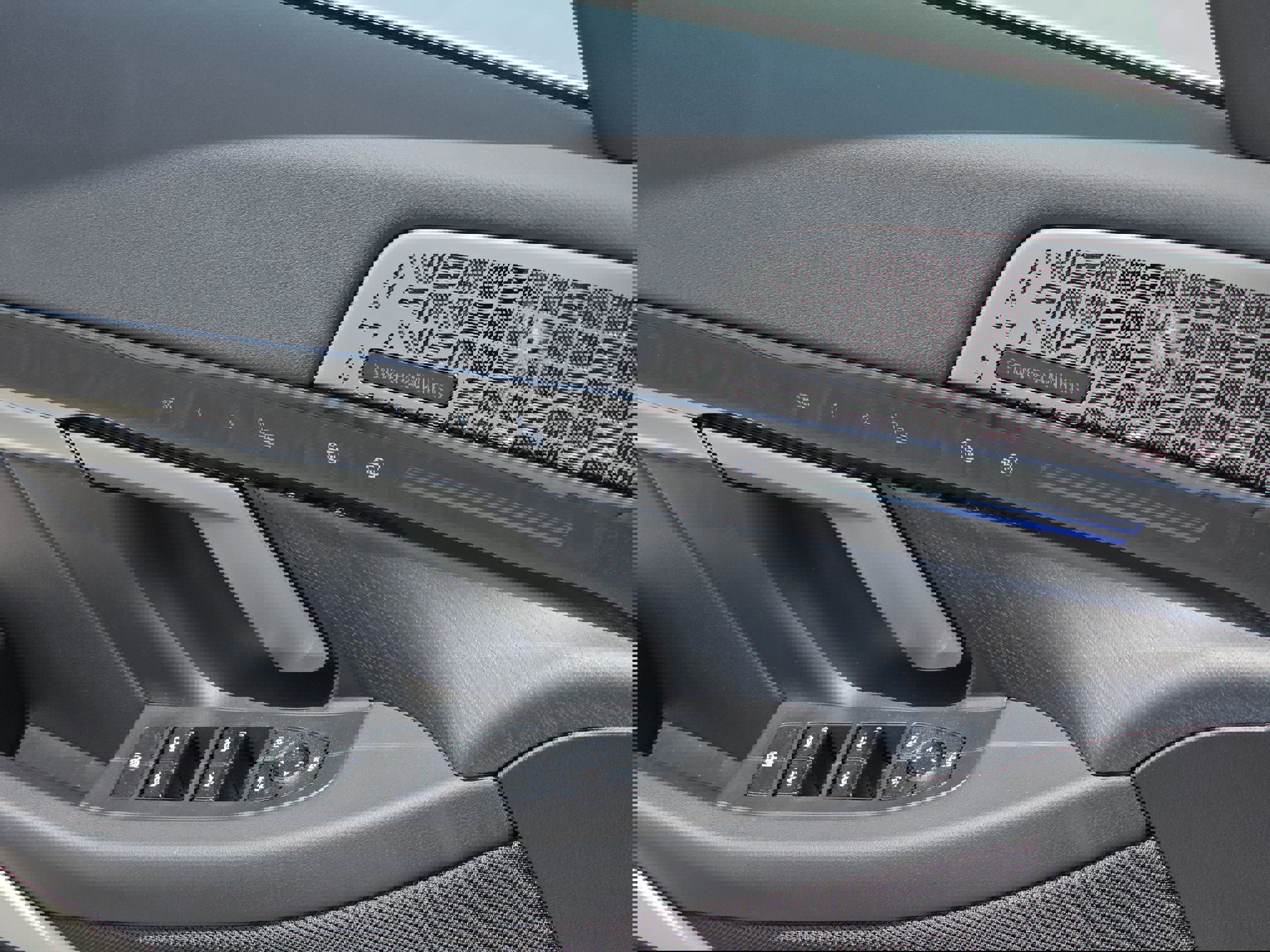 Used 2025 BMW 530i w/ Premium Package RWD image 28