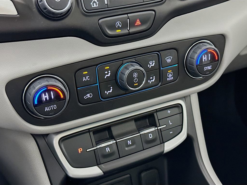 Used 2023 GMC Terrain SLT image 21