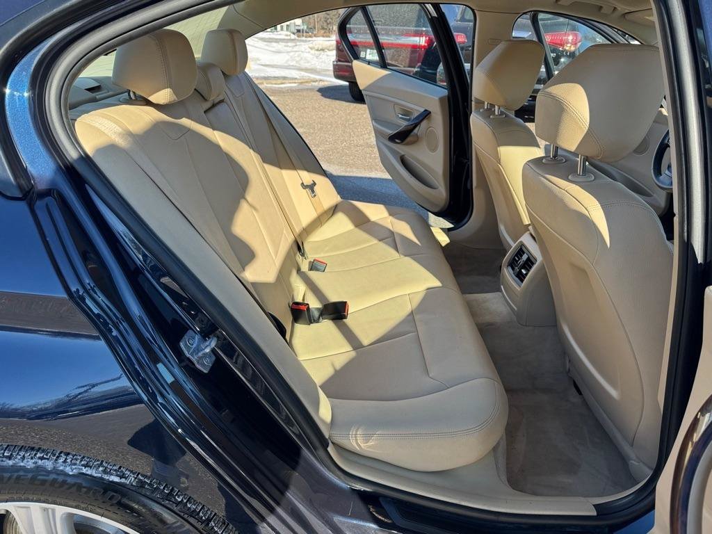 Used 2014 BMW 320i xDrive Sedan AWD/4WD image 23