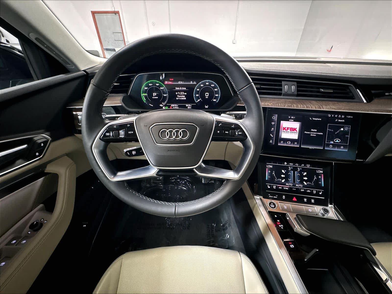 Certified 2024 Audi Q8 e-tron Premium Plus w/ Premium Plus Package AWD/4WD image 8