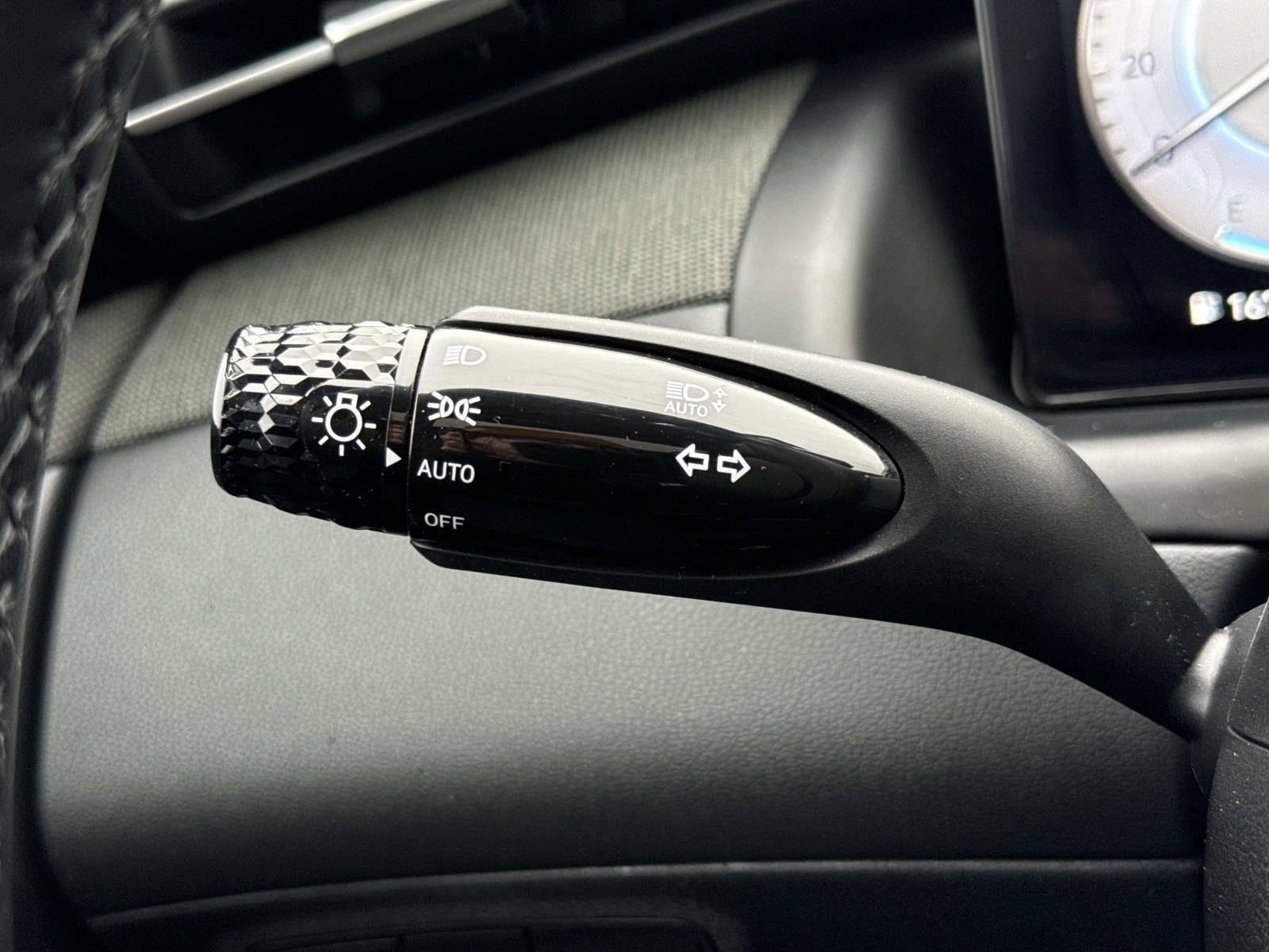 Used 2022 Hyundai Santa Cruz Limited image 10