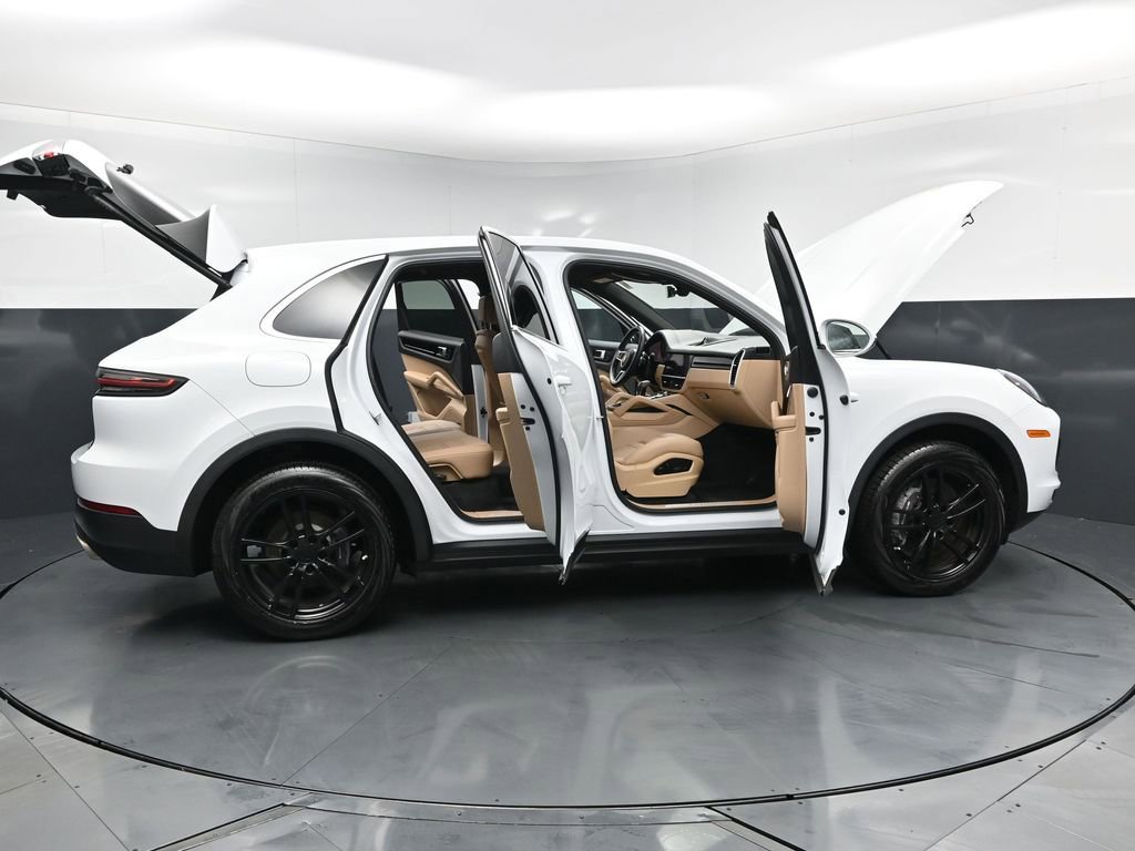Certified 2023 Porsche Cayenne AWD/4WD image 34