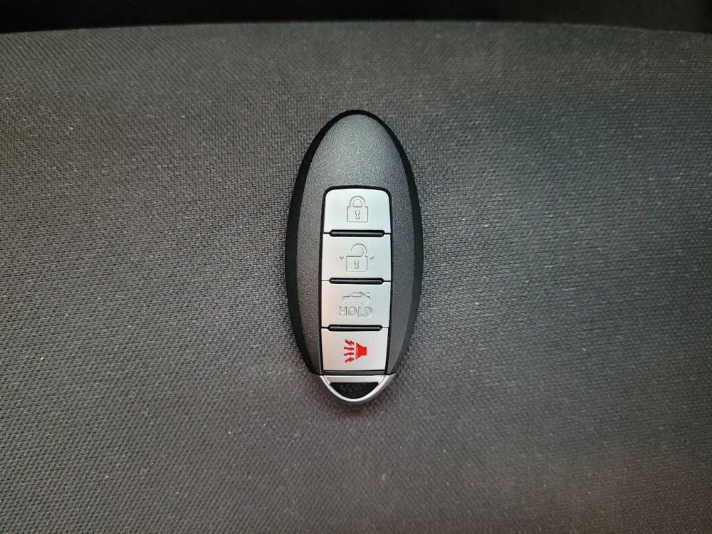 Used 2021 Nissan Versa SV FWD image 32