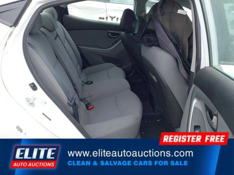 Used 2015 Hyundai Elantra SE FWD image 15
