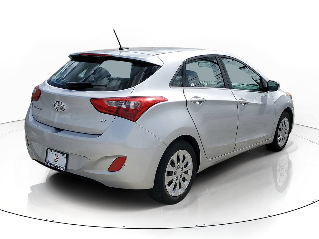 Used 2017 Hyundai Elantra GT FWD image 4
