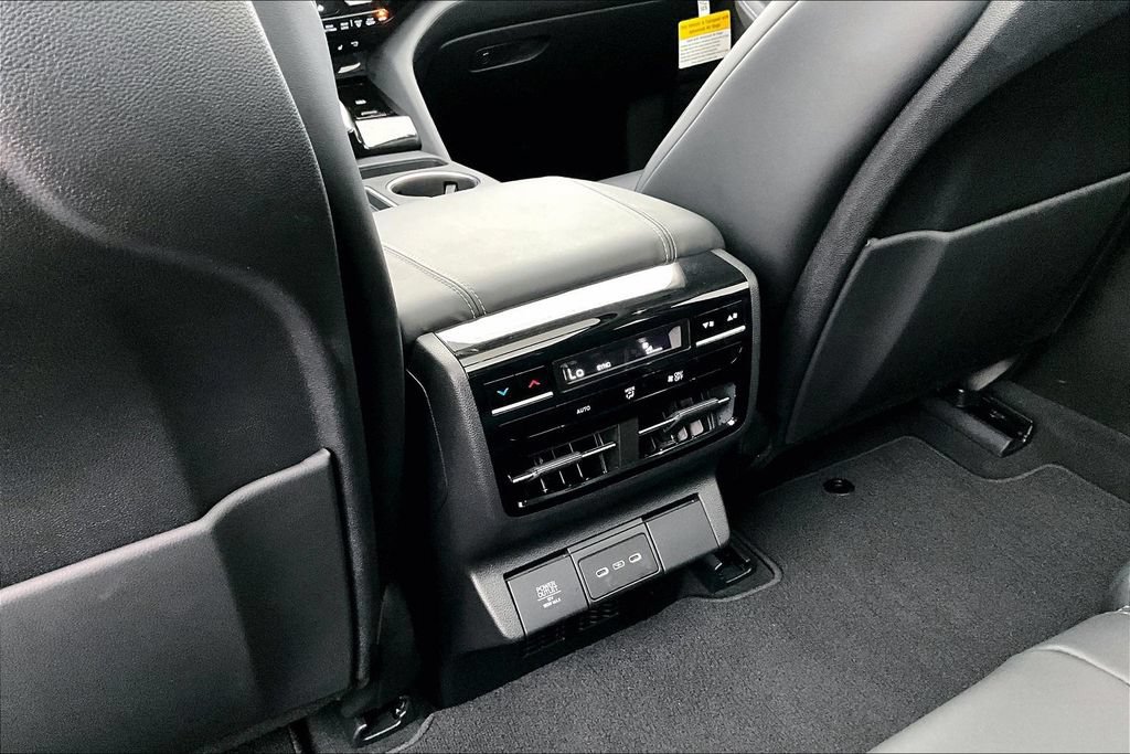 Certified 2026 Acura MDX w/ Technology Package FWD image 29