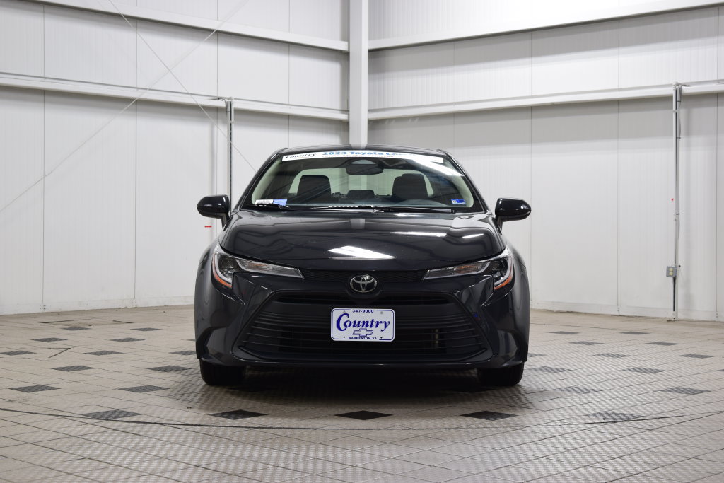 Used 2023 Toyota Corolla LE FWD image 2
