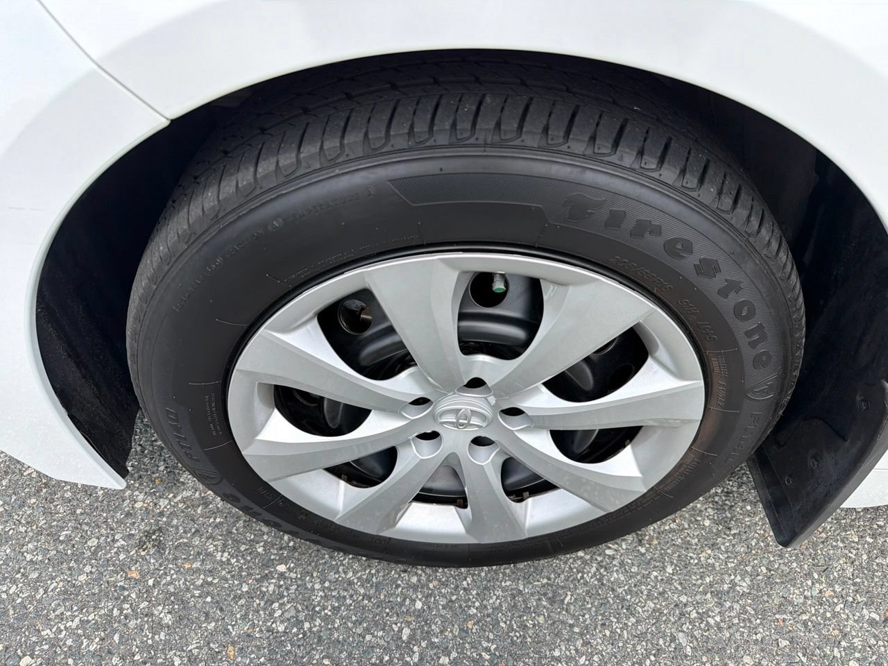 Used 2025 Toyota Corolla LE FWD image 13