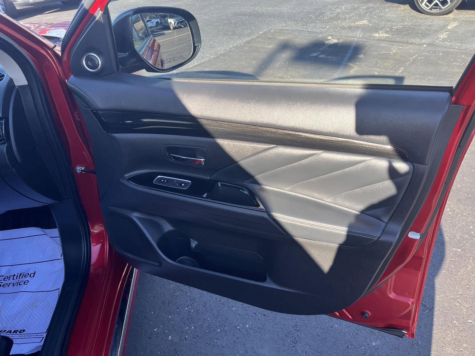 Used 2018 Mitsubishi Outlander GT AWD/4WD image 30