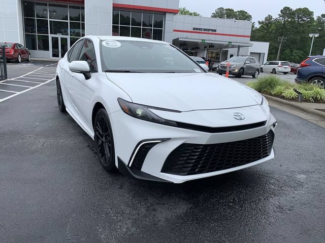 Used 2026 Toyota Camry SE w/ Convenience Package FWD image 2