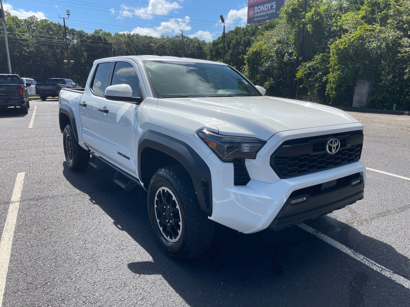 Used 2025 Toyota Tacoma TRD Off-Road AWD/4WD image 1