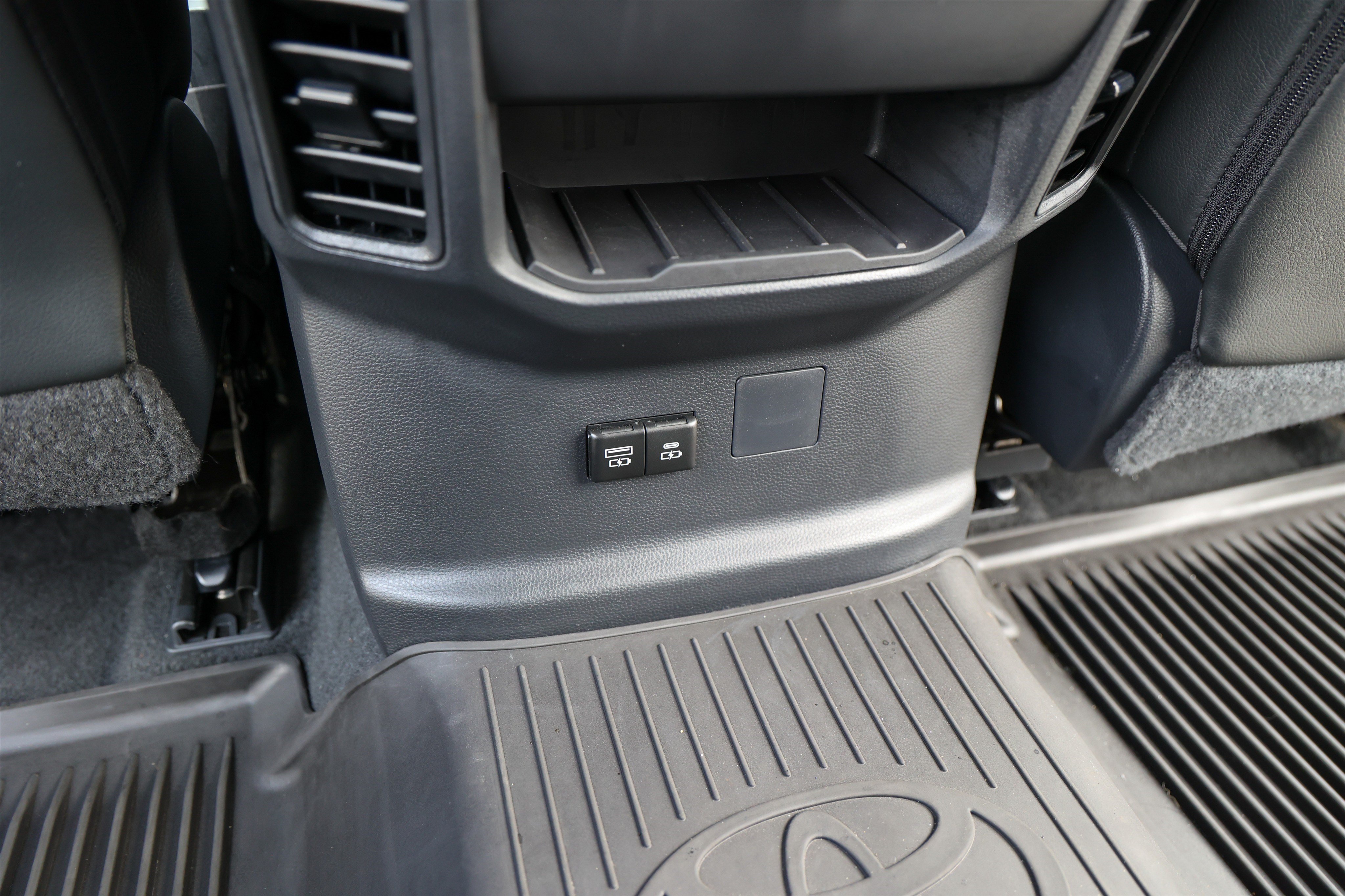 Used 2024 Toyota Tundra SR5 w/ SR5 Premium Package AWD/4WD image 44