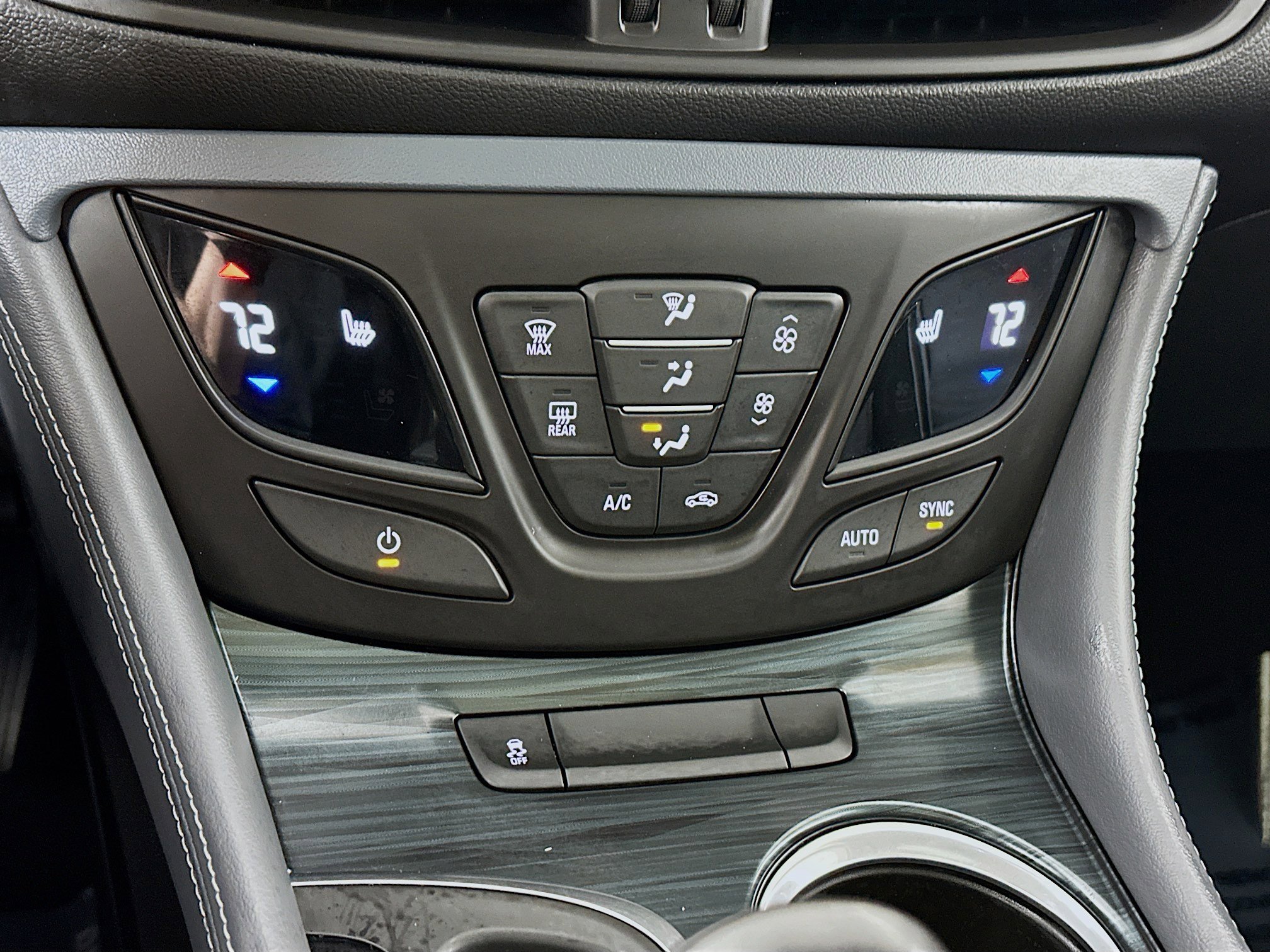 Used 2019 Buick Envision Essence AWD/4WD image 15