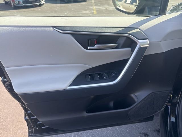 Used 2025 Toyota RAV4 XLE image 23