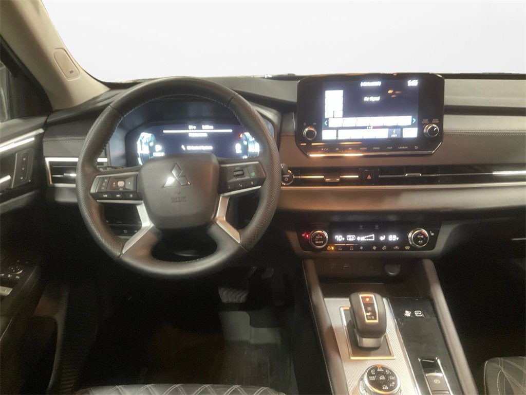 Used 2023 Mitsubishi Outlander SEL image 11