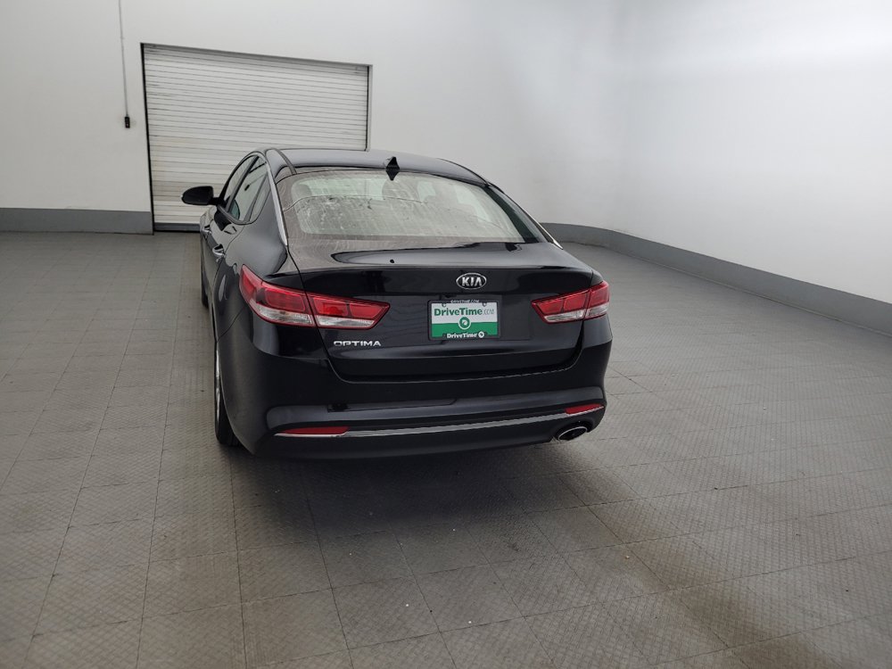 Used 2018 Kia Optima LX w/ 17" Alloy Wheels Package FWD image 6