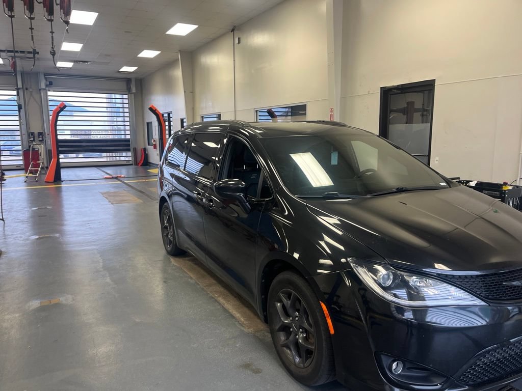 Used 2018 Chrysler Pacifica Touring-L w/ S Appearance Package