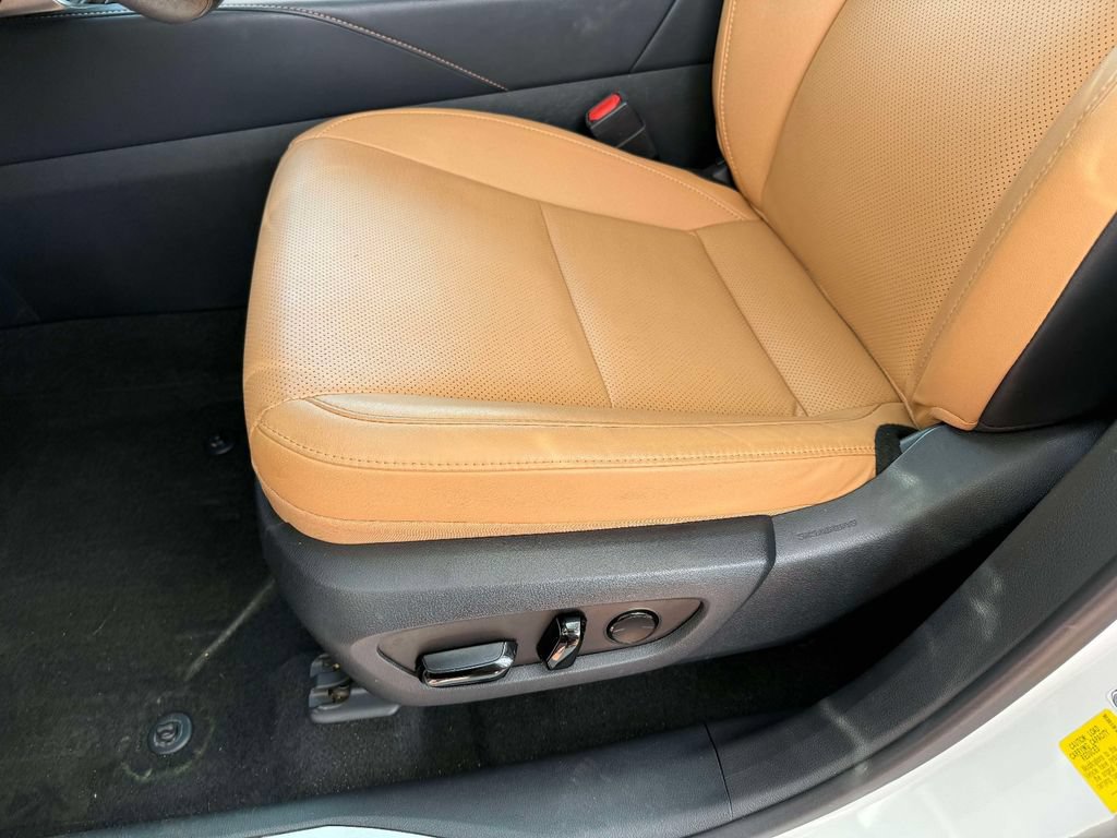 Used 2023 Lexus RX 350 Premium w/ Accessory Package AWD/4WD image 14